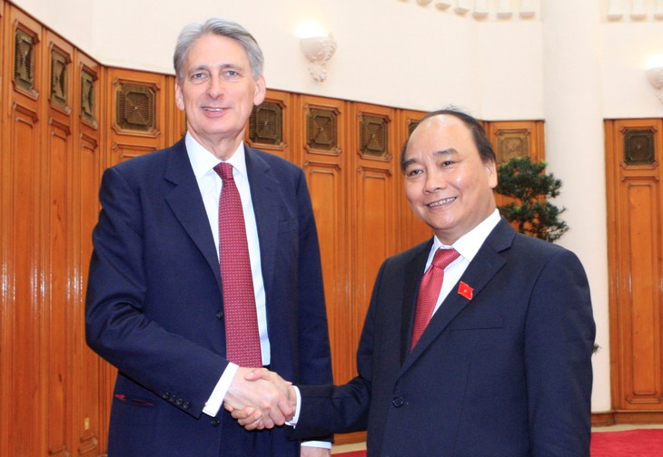 Великобритания активизирует сотрудничество с Вьетнамом  - ảnh 1